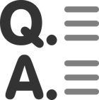 Dessin de deux grosses lettres : Un Q et un A en majuscule suivie d'un point et à côté de trois traits l'un sous l'autre.